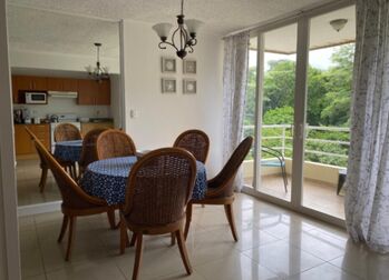Renta de Beach Condo amueblado en Jacó, Garabito, Puntarenas — $1,250 - Foto 4 de 7