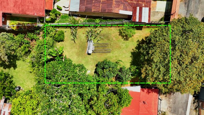 SE VENDE LOTE EN BARRIO LOURDES CON TOPOGRAFIA PLANA LISTO PARA CONSTRUIR in Daniel Flores, Pérez Zeledón, San José — ₡ 35 000 000
