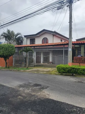 Se vende casa en Residencial Vistas del Este en Tres Ríos, La Unión, Cartago — $190,000
