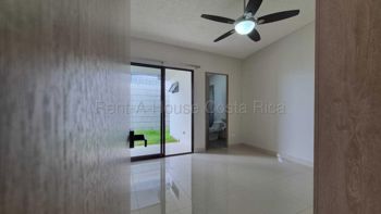 Casa en Alquiler en San Francisco de Heredia - Photo 2 of 3
