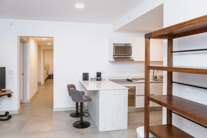Alquiler de Apartamento Amueblado en Condominio Núcleo Sabana en San Francisco de Dos Ríos, San José — $1,650 - Foto 3 de 30