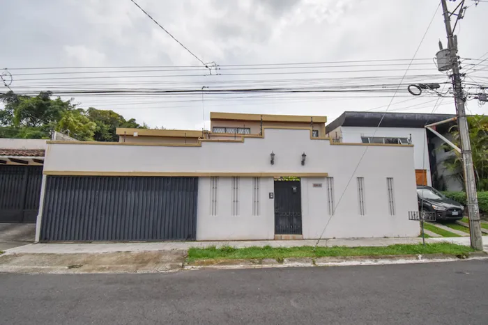3-Bedroom House + Office in Pinares in Sánchez, Curridabat, San José — $415,000