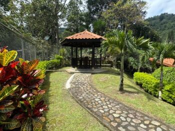 Hermosa cabaña para descanso o inversion in Orosi, Paraíso, Cartago — $310,000,000 - Photo 5 of 14