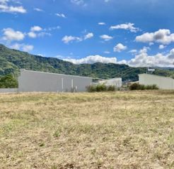 Venta lote en Tres Rios, San Juan - Uso de suelo mixto