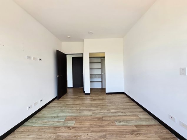 Apartamento en Condominio Santo Tomás in Pará, Santo Domingo, Heredia — $900 - Photo 2 of 17