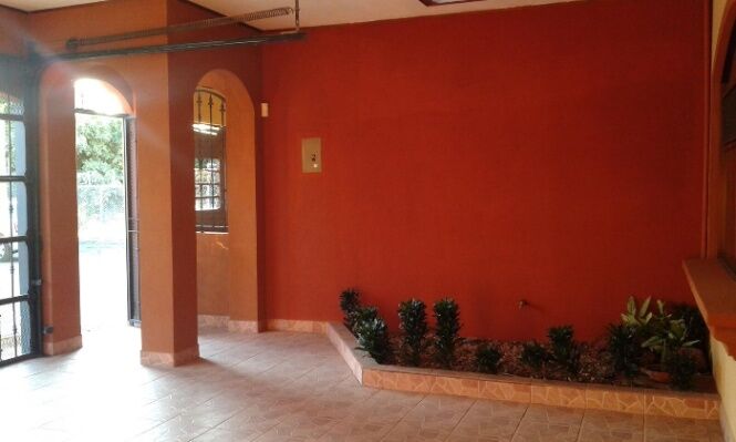 CASA EN VENTA EN SAN FRANCISCO DE HEREDIA en San Francisco, Heredia — ₡ 96 000 000