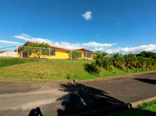 CASA CON AMPLIOS JARDINES Y VISTA AL VALLE CENTRAL | POÁS, ALAJUELA in San Juan, Poás, Alajuela — $550,000 - Photo 3 of 10