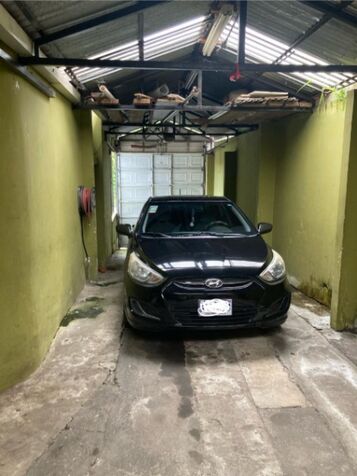 SE VENDE BELLA CASA EN LOMAS DE AYARCO.  en Curridabat, San José — ₡ 100 000 000