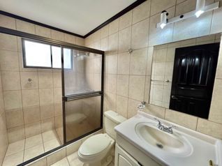 ALQUILER  AMPLIO CONDOMINIO, ESCAZÚ ALTOS LAS PALOMAS en San Rafael, Escazú, San José — $2,100 - Foto 5 de 8