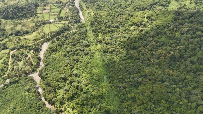 SE VENDE FINCA DE 425 HECTAREAS PARA DESARROLLO TURISTICO Y ECO-RESORT DE LUJO CERCA DE DOMINICAL in Naranjito, Quepos, Puntarenas — $3,780,000 - Photo 3 of 25