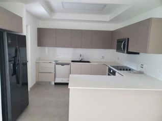 Casa en Alquiler con Terraza Panorámica en Source Living in Escazú, San José — $2,700 - Photo 5 of 31