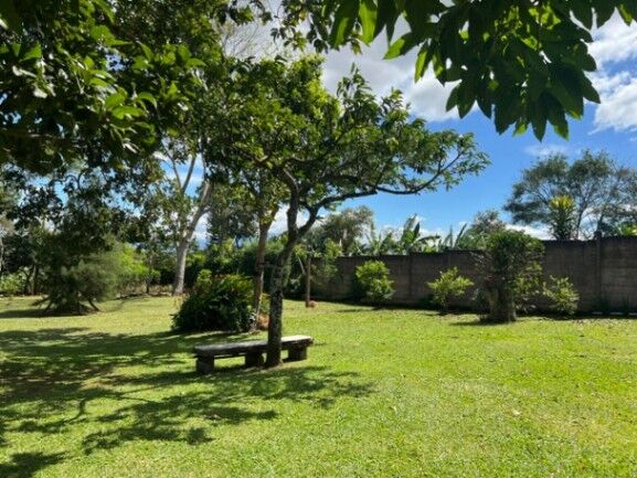 Se vende casa con lote de 3,700m2 en Puente Piedra Alajuela 25-963 en Puente De Piedra, Grecia, Alajuela — ₡ 190 000 000