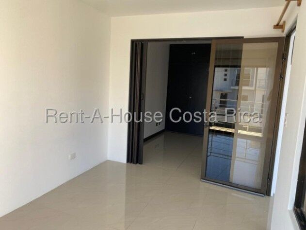 Alquiler de Apartamento en Ulloa, Heredia.  en Ulloa, Heredia — $1,300
