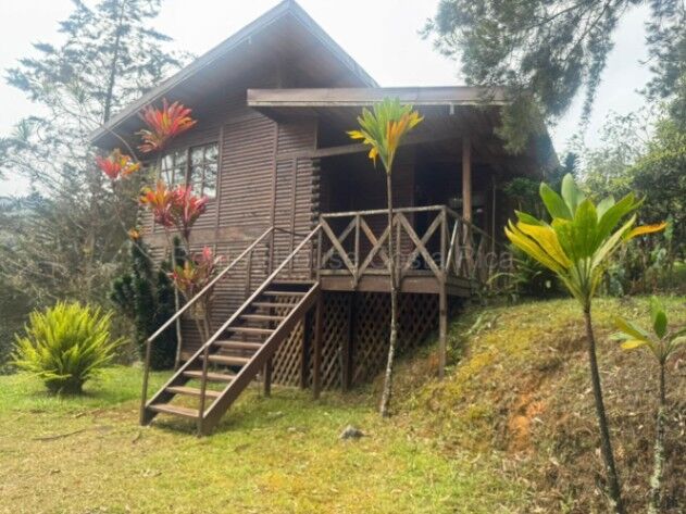 Venta de Oportunidad, Casa de Campo con Lote de 2686mt2 en el Guarco 26-1774 in San Isidro, El Guarco, Cartago — ₡ 55 000 000