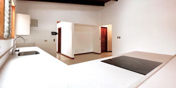 Venta/Alquiler amplia casa de un nivel en San Rafael, Escazú (CT) en San Rafael, Escazú, San José — $4,500 - Foto 5 de 15