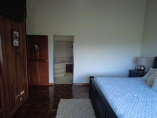Venta de propiedad con casa principal y 4 apartamentos rodeados de naturaleza #24-12 GS en Guaitil, Acosta, San José — $903,000 - Foto 5 de 18
