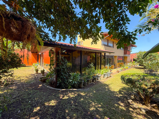 Bosques de doña Rosa Belen - Venta de hermosa propiedad in La Asunción, Belén, Heredia — $540,000 - Photo 2 of 16