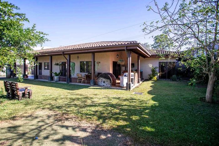 Preciosa Casa en Los Ángeles de Grecia in Ángeles, San Ramón, Alajuela — ₡ 160 000 000