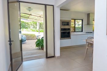 Venta de Casa de una sola planta en Santa Ana, Salitral en Salitral, Santa Ana, San José — $985,000 - Foto 4 de 23