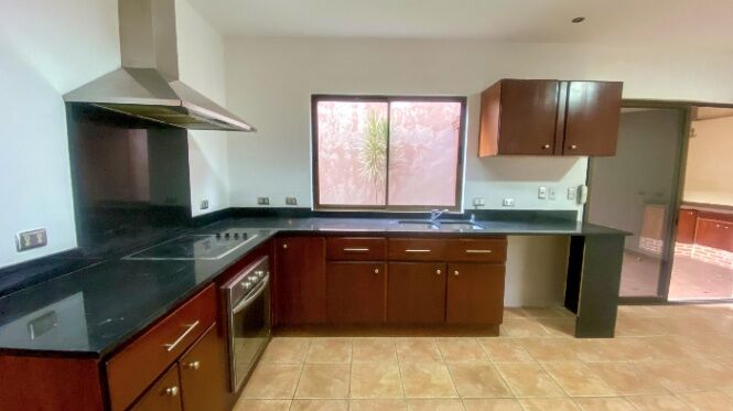 Casa en Venta en Santa Ana Centro in Pozos, Santa Ana, San José — $250,000 - Photo 3 of 29