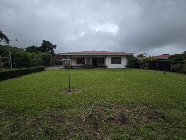 Propiedad de lujo en La Garita de Alajuela –Costa Rica-Gran oportunidad de venta o alquiler. en Garita, Alajuela — $5,600,000