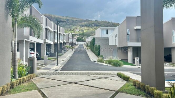 Alquiler de Casa en Piedades de Santa Ana.  en Piedades, Santa Ana, San José — $2,200