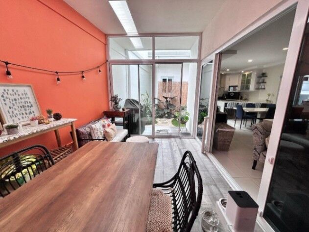 Venta de Hermosa y Moderna Casa en Santa Ana / Mls. 25-1400 OFC JB in Santa Ana, San José — $270,000