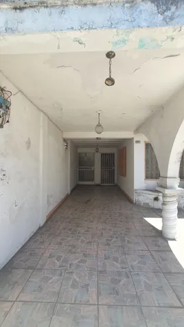 VENTA DE LOTE CON CASA Y DOS APTOS PARA DEMOLER, SAN JOSE, HOSPITAL in Hospital, San José — $425,000 - Photo 3 of 22