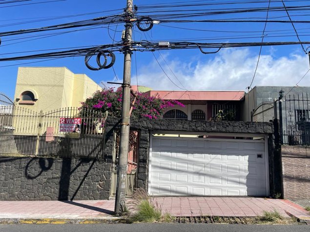 Casa Los Colegios - SM1252 in San Vicente, Moravia, San José — $325,000