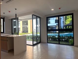 Apartamento con vista a la piscina en Torres del Mar en Jaco en Jacó, Garabito, Puntarenas — $235,000 - Foto 3 de 24