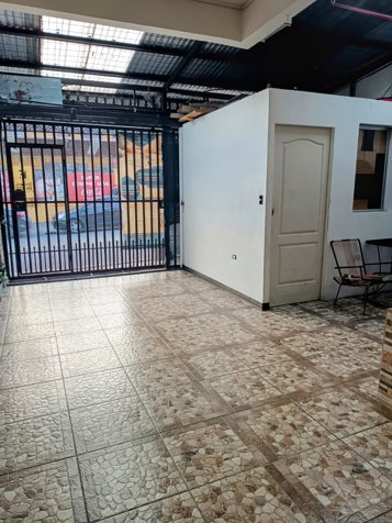 VENTA DE CASA CON USO DE SUELO MIXTO, SAN JOSÉ, DESAMPARADOS, VIZCAYA in Desamparados, San José — ₡ 75 000 000 - Photo 3 of 22