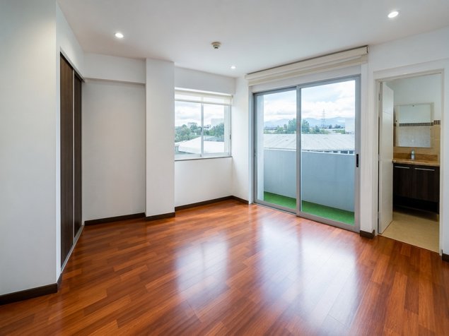 Venta de apartamento en edificio, La Uruca, San José (MJ) en Uruca, San José — $179,000