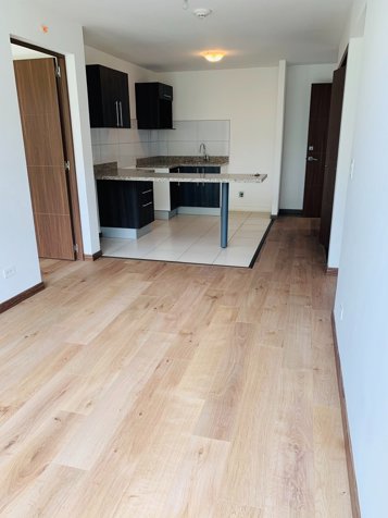 VENTA DE APARTAMENTO, HEREDIA, ULLOA, CONDOMINIO BELLAVISTA en Ulloa, Heredia — $145,000
