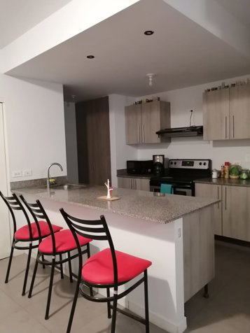 Apartamento en Venta en Montes de Oca,NEGOCIABLE- 5PJG10034857 in Sabanilla, Montes De Oca, San José — $180,000