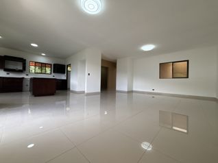 VENTA DE CASA, CIUDAD COLÓN – VISTAS ESPECTACULARES Y ENTORNO NATURAL in Colón, Mora, San José — $275,000 - Photo 3 of 17