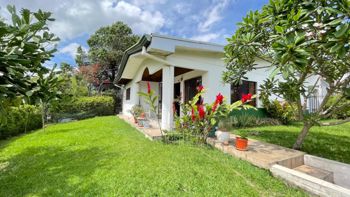 Lote esquinero de 352 m² en Escazú, ideal para remodelar o construir en San Rafael, Escazú, San José — 105 000 000 ₡ - Foto 4 de 32