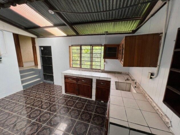 Venta casa 4 habitaciones, terreno 450 m² y clima privilegiado #26-694 GS en Atenas, Alajuela — $99,500