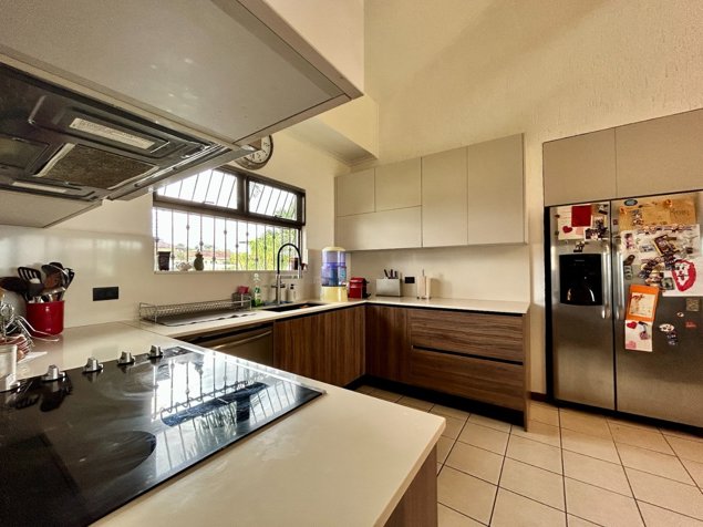 Casa en venta Hacienda Los Reyes en Guácima, Alajuela — $475,000 - Foto 3 de 12