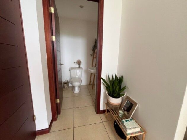APARTAMENTO EN VENTA EN SANTA ANA en Santa Ana, San José — $230,000