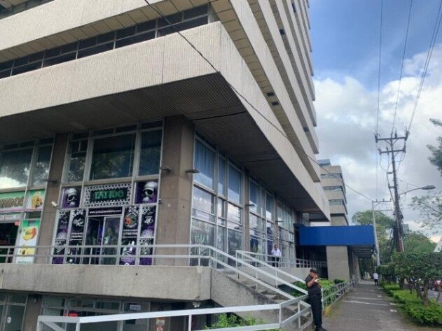Se venden dos locales comerciales en Hospital San José 25-1171 in Hospital, San José — $200,000