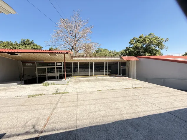 Local Comercial Santa Ana. Mensualidad $3.800 en Santa Ana, San José — $3,800 - Foto 3 de 12