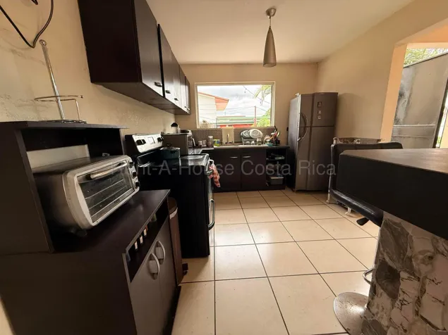 Alquiler de Casa Amueblada con Jacuzzi en San Rafael #27-114 GS en San Rafael, Escazú, San José — $1,750 - Foto 2 de 12
