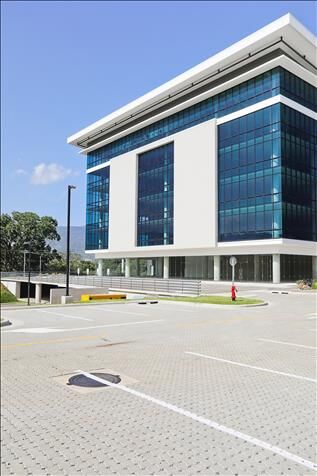 ALQUILER DE OFICINA, SAN JOSÉ, SANTA ANA, LINDORA in Santa Ana, San José — $6,285