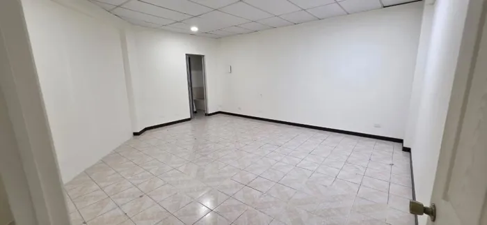 Se Alquila Local Comercial En La Sabana, San José en Mata Redonda, San José — ₡ 345 000 - Foto 3 de 10