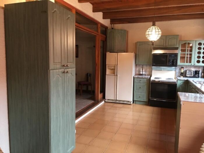 Casa en venta o alquiler en Curridabat: Ubicación Estratégica en Granadilla, Curridabat, San José — $5,000