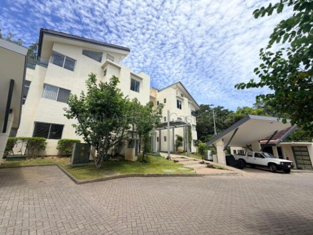 Alquiler de Exclusivo Apartamento en Santa Ana / Mls. 26-2132 OFC JB in Piedades, Santa Ana, San José — $2,500