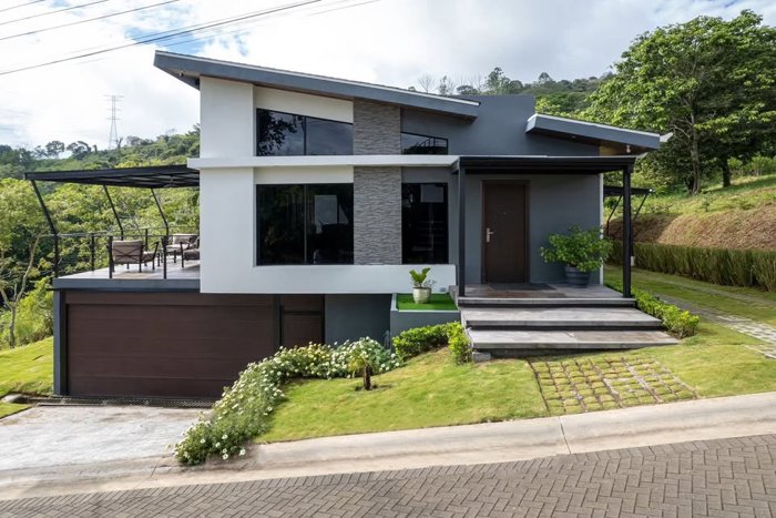 Casa Moderna en Ladera en Condominio Privado en Naranjo in Naranjo, Alajuela — $375,000