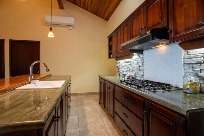 House for sale in San Mateo with ocean view in San Mateo, Alajuela — $335,000 - Photo 3 of 35