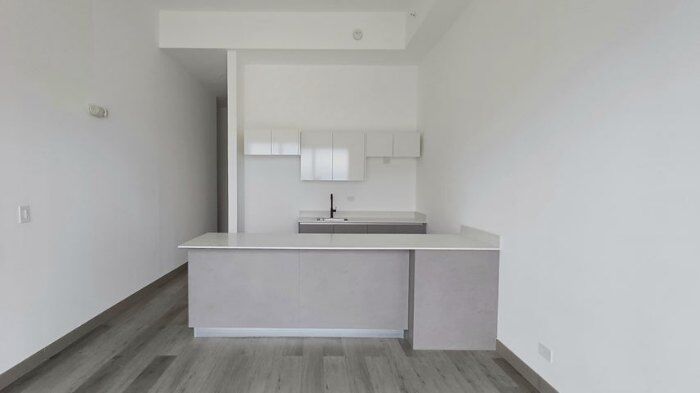 Se alquila apartamento a estrenar en Torre Ser Escalante 25-2049 in Carmen, San José — $1,050