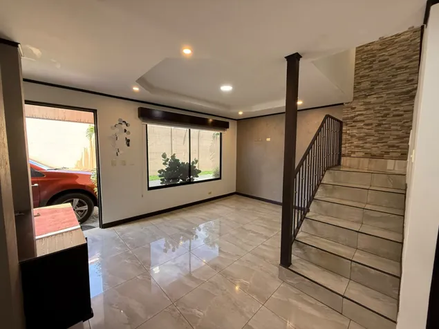 House for Sale 2 Levels with Jacuzzi Los Colegios Moravia in San Vicente, Moravia, San José — ₡ 115 000 000 - Photo 3 of 20